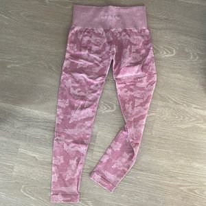 NVGTN Pink Camo Legging Medium